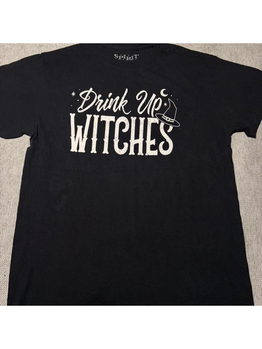 Gildan Women's Black and Navy Tshirt